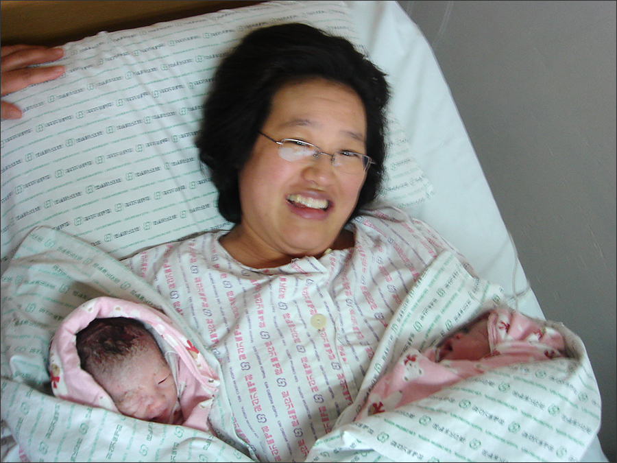 으앙,으앙~, 12월30일 09시30분경 쌍둥이를 순산했답니다. 으앙,으앙~, 12월30일 09시30분경 쌍둥이를 순산했답니다.