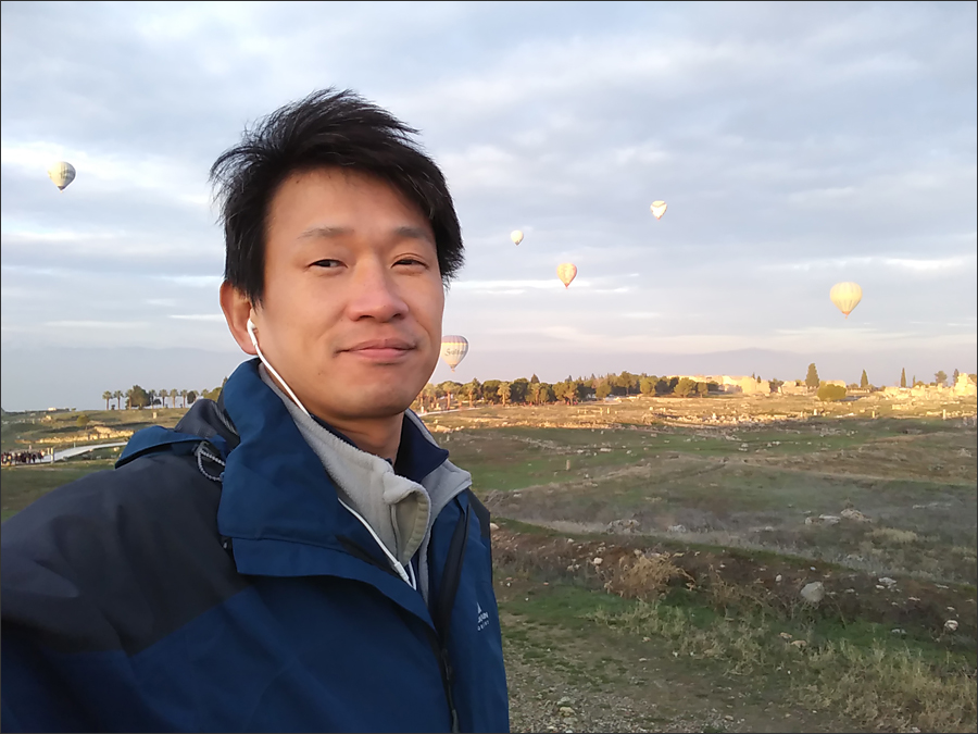 카파도키아를 회상하며 떠오른 열기구들 카파도키아를 회상하며 떠오른 열기구들